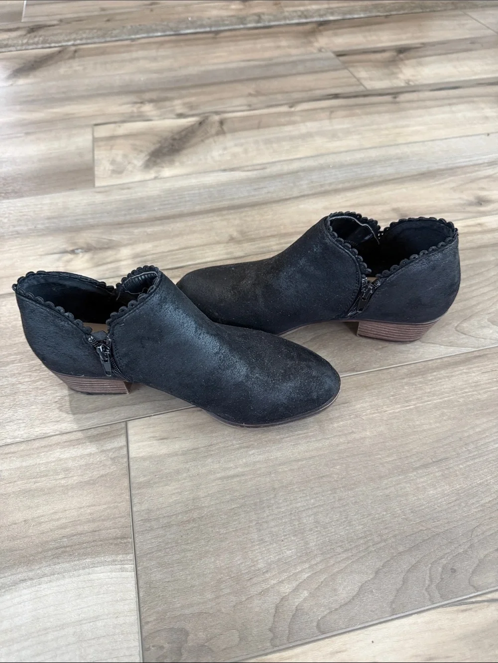 Women’s Black Suede Ankle Booties with Scalloped Edge Size 7